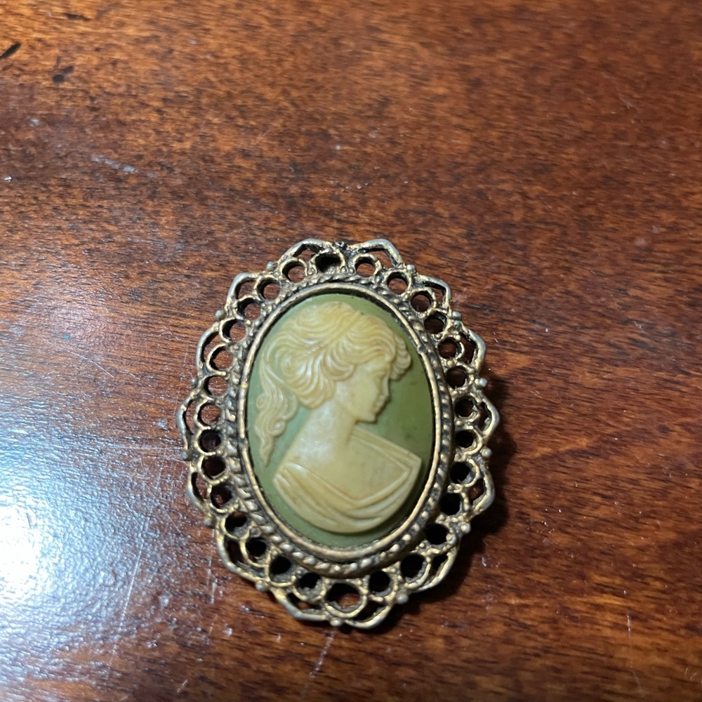 Elegant Gold and Green Cameo Brooch